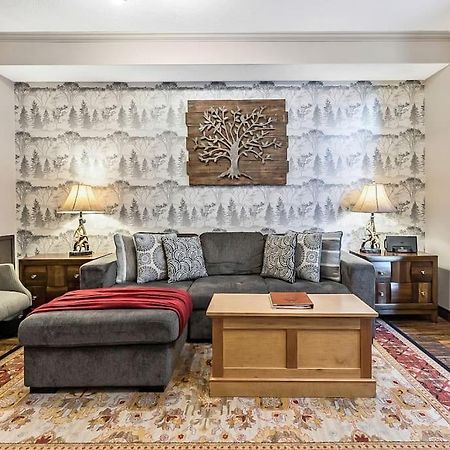 Mystic Getaway Apartment Канмор Екстериор снимка