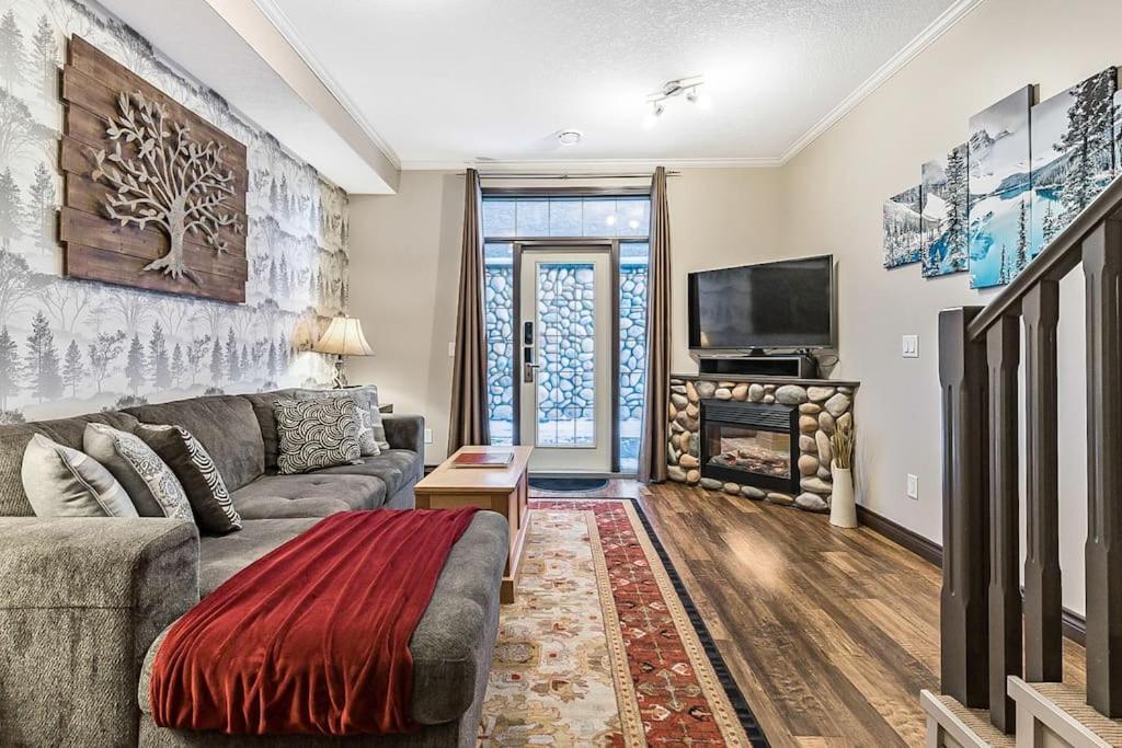 Mystic Getaway Apartment Канмор Екстериор снимка