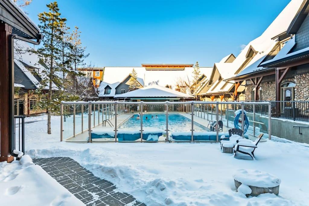 Mystic Getaway Apartment Канмор Екстериор снимка