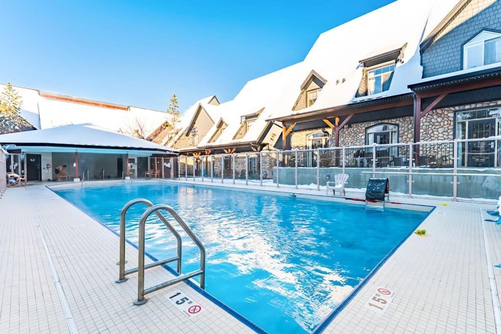 Mystic Getaway Apartment Канмор Екстериор снимка
