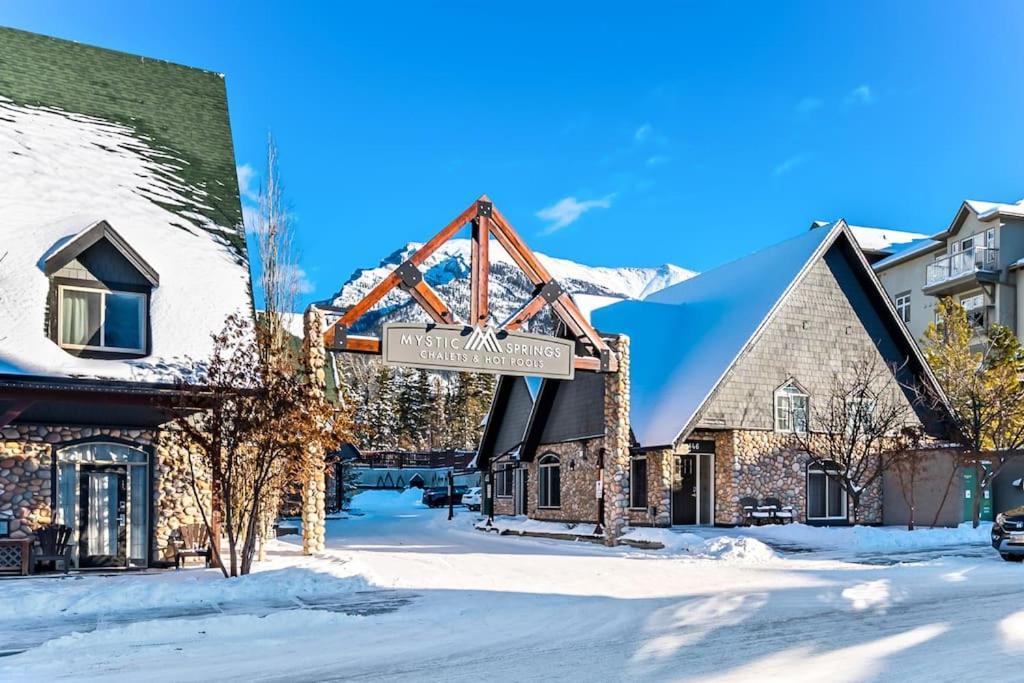 Mystic Getaway Apartment Канмор Екстериор снимка